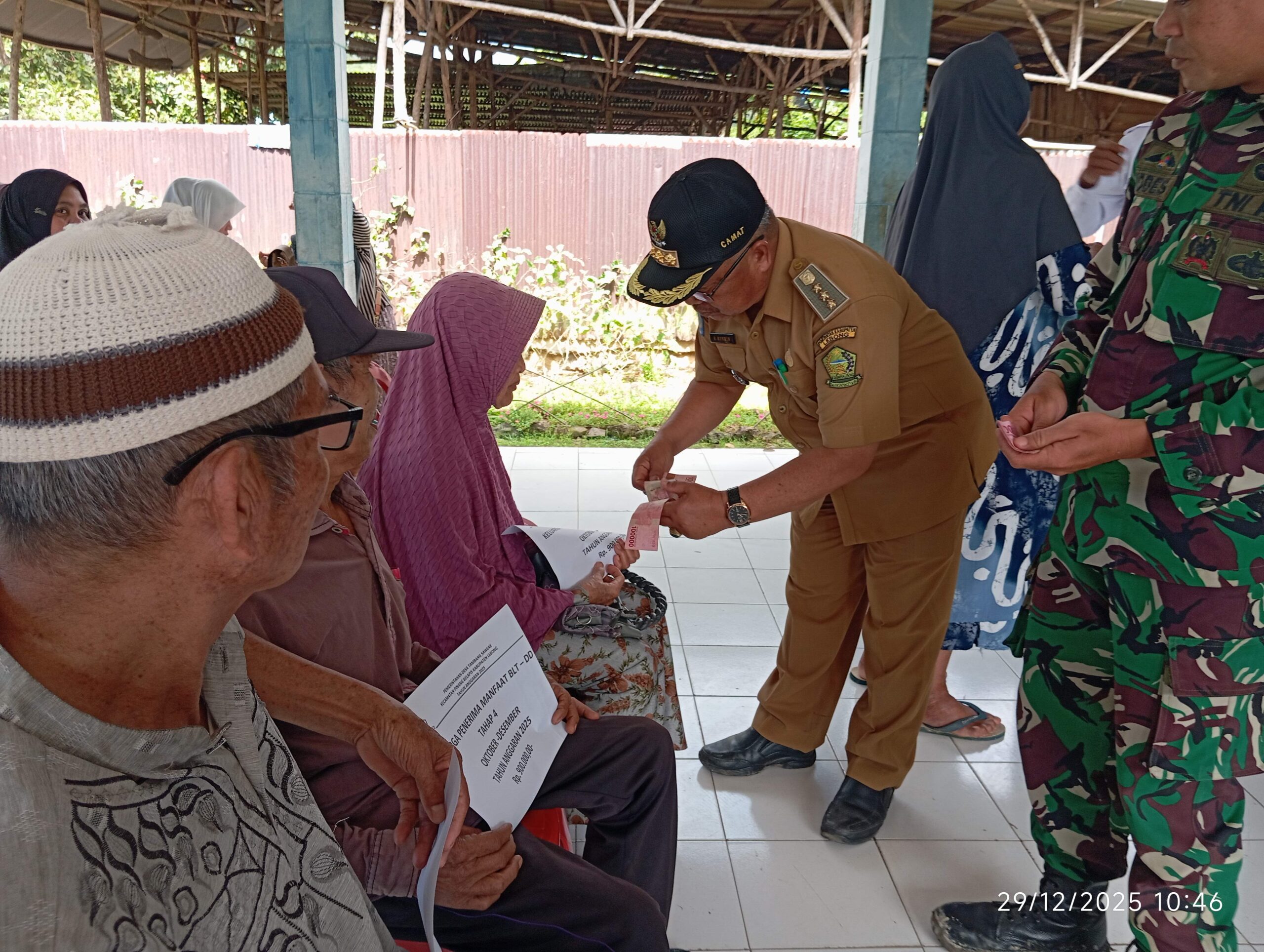 Penyaluran BLT- DD Tahap IV Oleh Pemerintahan Desa Tambang Saweak Merupakan Penyaluran Penutupan Tahun Anggaran 2025.
